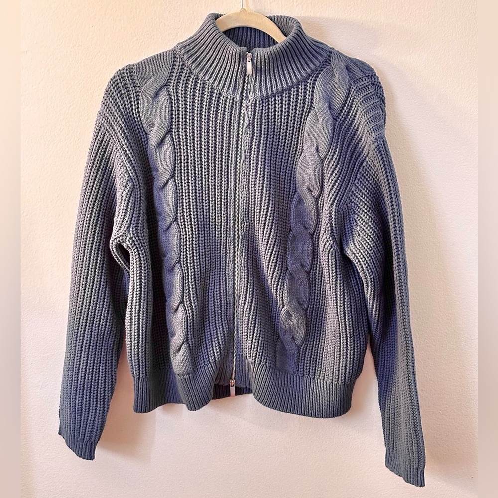 Woman’s cable knit zip up sweater. The Haven from Talbots size small